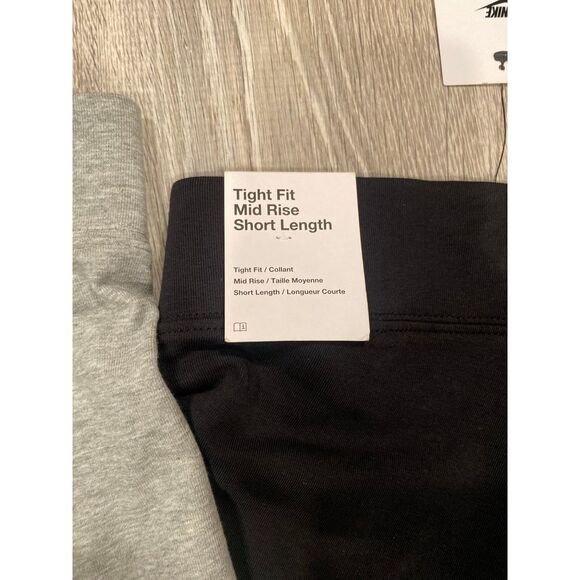2 Women's Sportswear‎ and Apparel Nike Shorts size xs - Picture 3 of 7